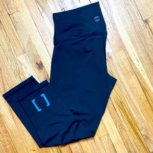 DYI x Solidcore Hi- Waisted Black Crop Leggings - sz Large New w/o Tags
